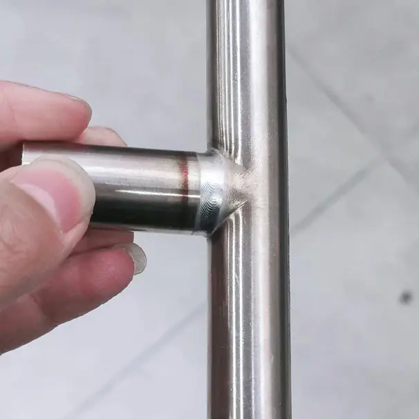 Pengelasan pipa tee stainless steel