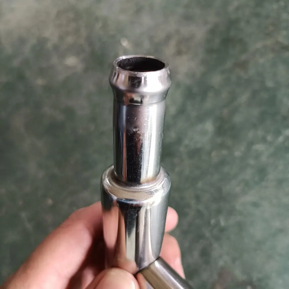 Pengelasan pipa peredam stainless steel bersih